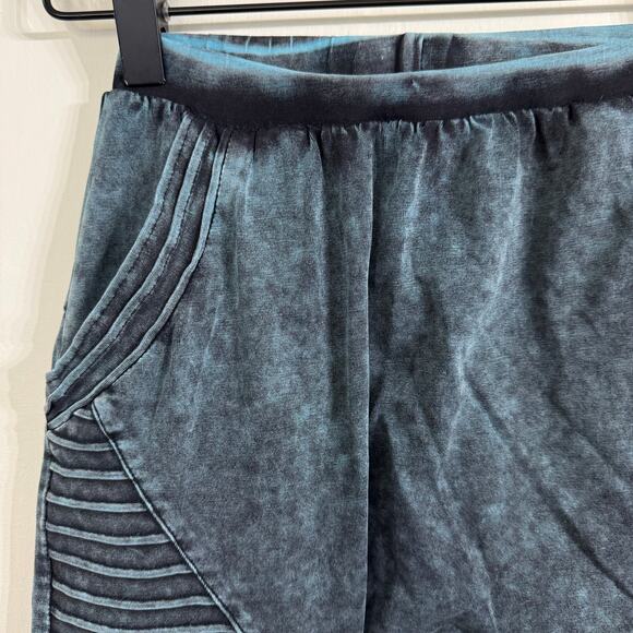 Posh Kiddos Blue Acid Wash Biker Pants Size 7 - Picture 4 of 6